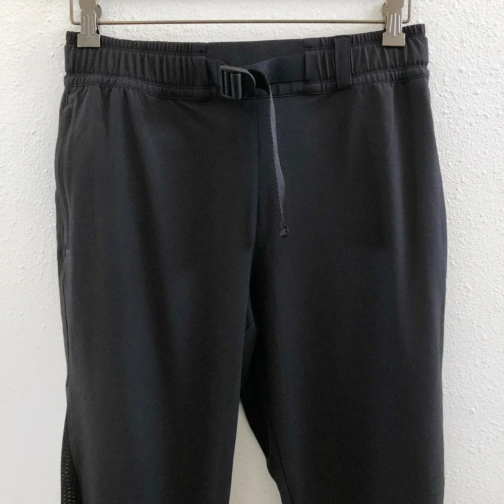 ATHLETA Quest Jogger‎ Size 6